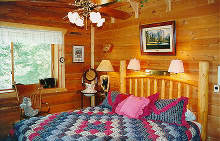 Camin's Log Retreat - Bedroom 3