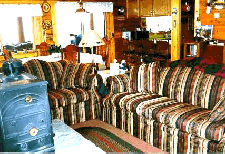Camin's Log Retreat - Living Room